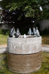 05 GRA Pinguinbrunnen von August Gaul